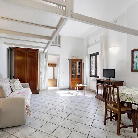 Apartment 8 Mehari Varigotti