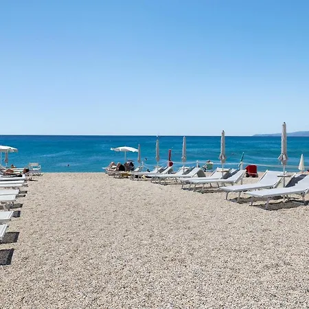 8 Mehari Lägenhet Varigotti